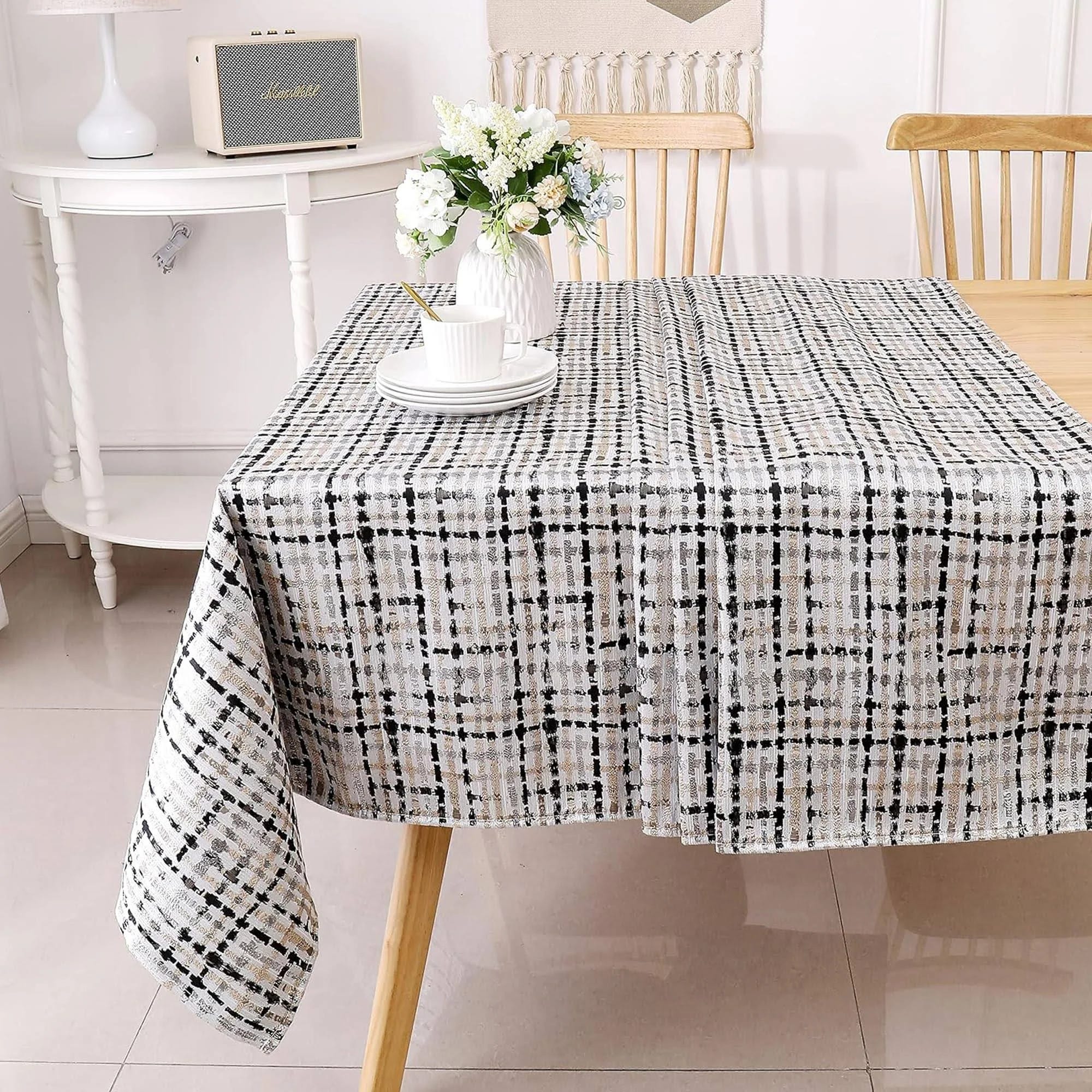 Black Weave Jacquard Tablecloth (70