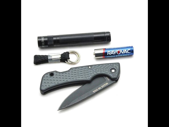 maglite-solitaire-led-with-gerber-knife-combo-black-1