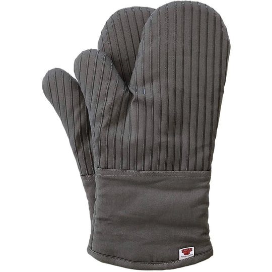 big-red-house-oven-mitts-with-the-heat-resistance-of-silicone-and-1