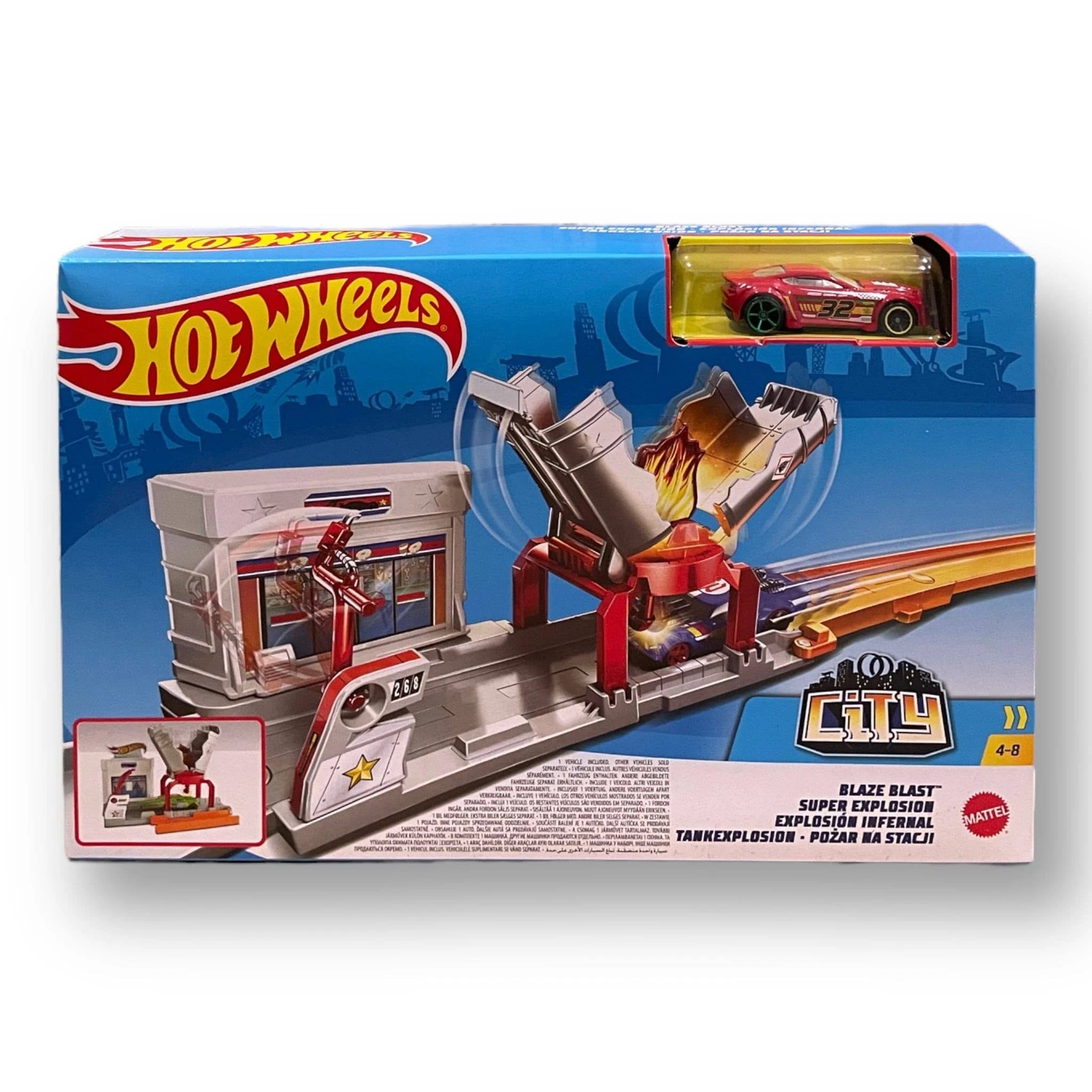 Action-Packed Hot Wheels Fold-Out Play Set for Imaginative Adventures | Image