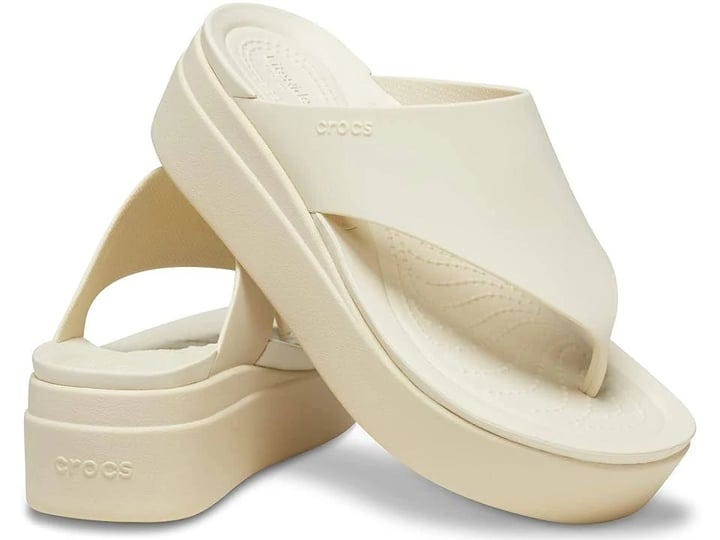 crocs-womens-brooklyn-platform-flip-flops-1