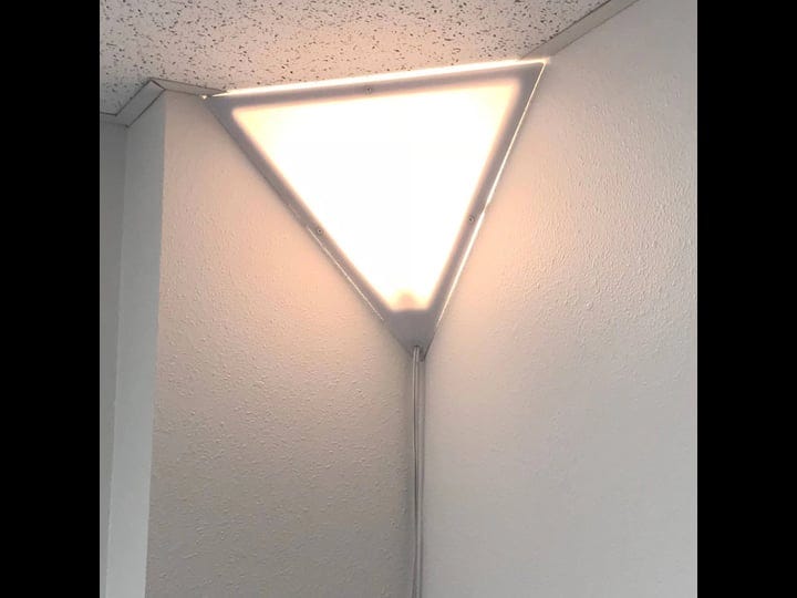 homeconcept-beacon-triangle-corner-light-plug-in-17-cord-white-1