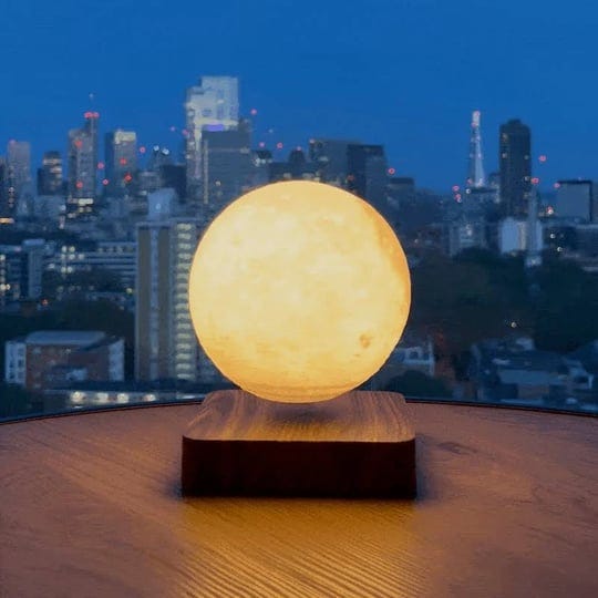 levitating-moon-lamp-1