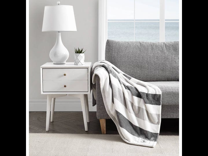 nautica-awning-stripe-ultra-soft-plush-throw-blanket-grey-1