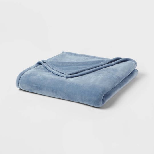 full-queen-solid-plush-blanket-blue-room-essentials-1