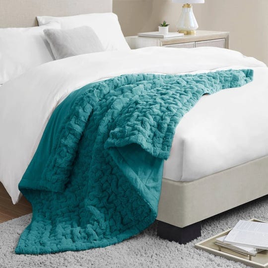 madison-park-reversible-ruched-faux-fur-throw-teal-1