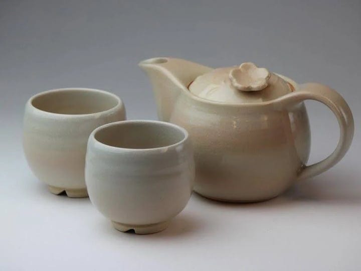 hagi-yaki-ware-japanese-tea-pot-cups-set-hana-with-stainless-tea-strainer-400ml-1