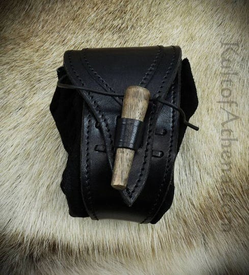 leather-belt-pouch-with-toggle-1