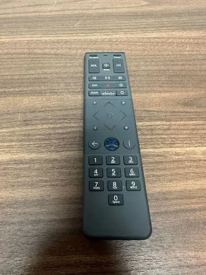 xfinity-remote-control-model-xr15v2-uq-ee765453-1