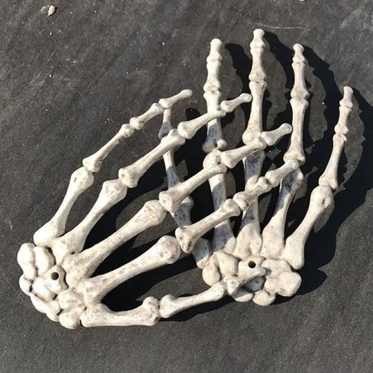 1-pair-halloween-decoration-realistic-life-size-skeleton-hands-plastic-fake-human-hand-bone-zombie-p-1