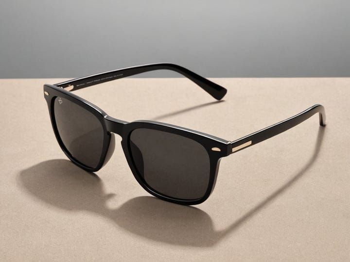 Square-Black-Sunglasses-6