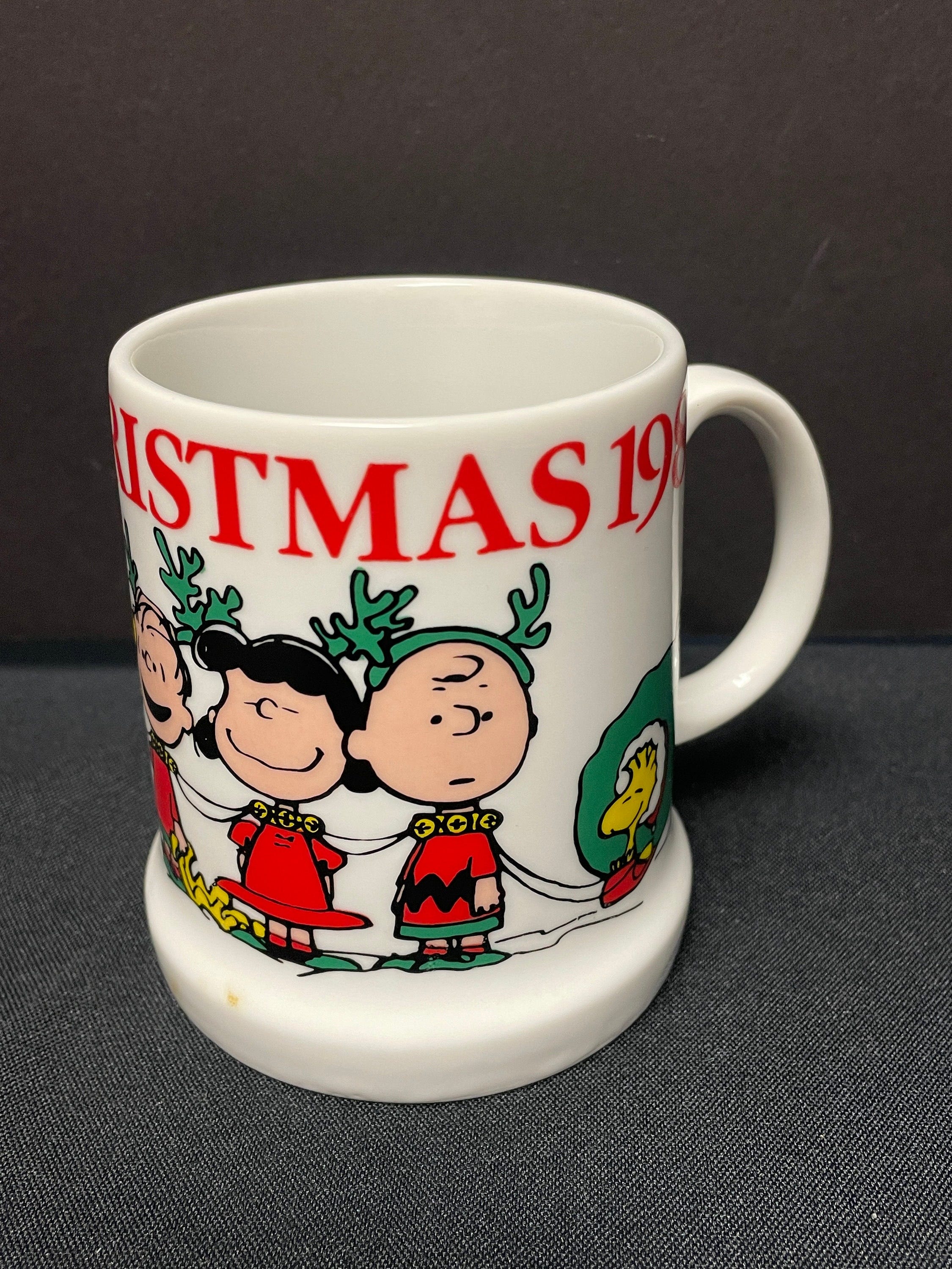 Vintage Peanuts Gang Christmas Holiday 1981 Snoopy Charlie Brown Woodstock Lucy Linus Peppermint Patty Sally Mug Cup Red Green Reindeer