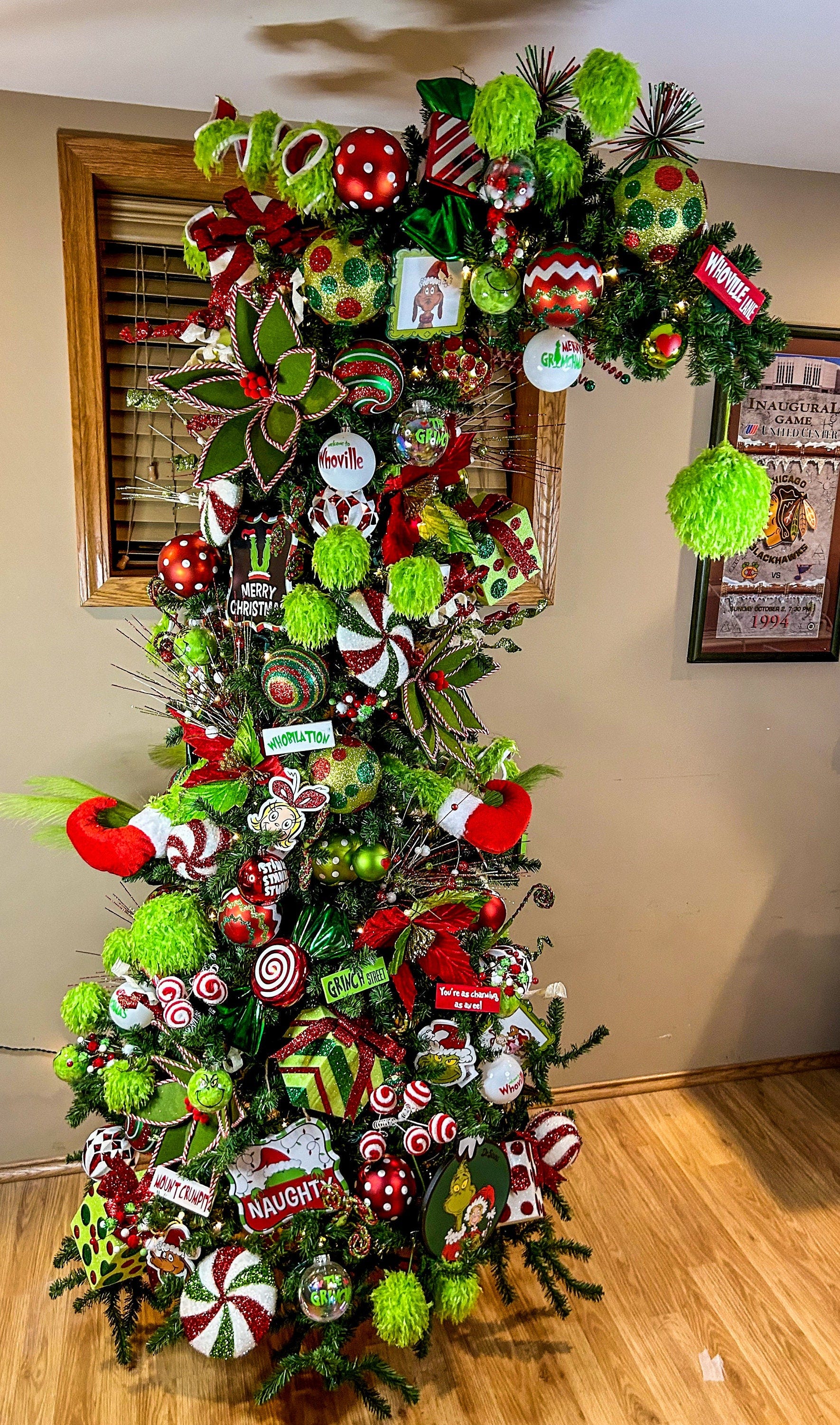 Grinch tree - grinch Christmas tree - grinch tree topper - grinch ornaments - complete grinch tree - grinch Christmas - grinch tree topper