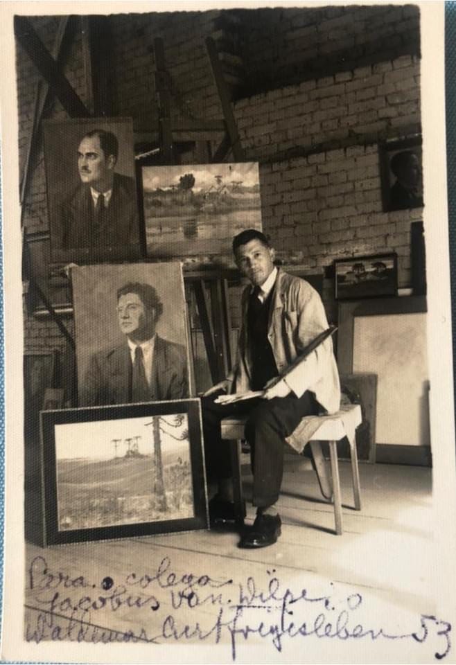 Postal fotográfico de Freyes para Ko: Waldemar Curt Radovanovic Freyesleben em seu ateliê, 1953. Acervo do autor. 