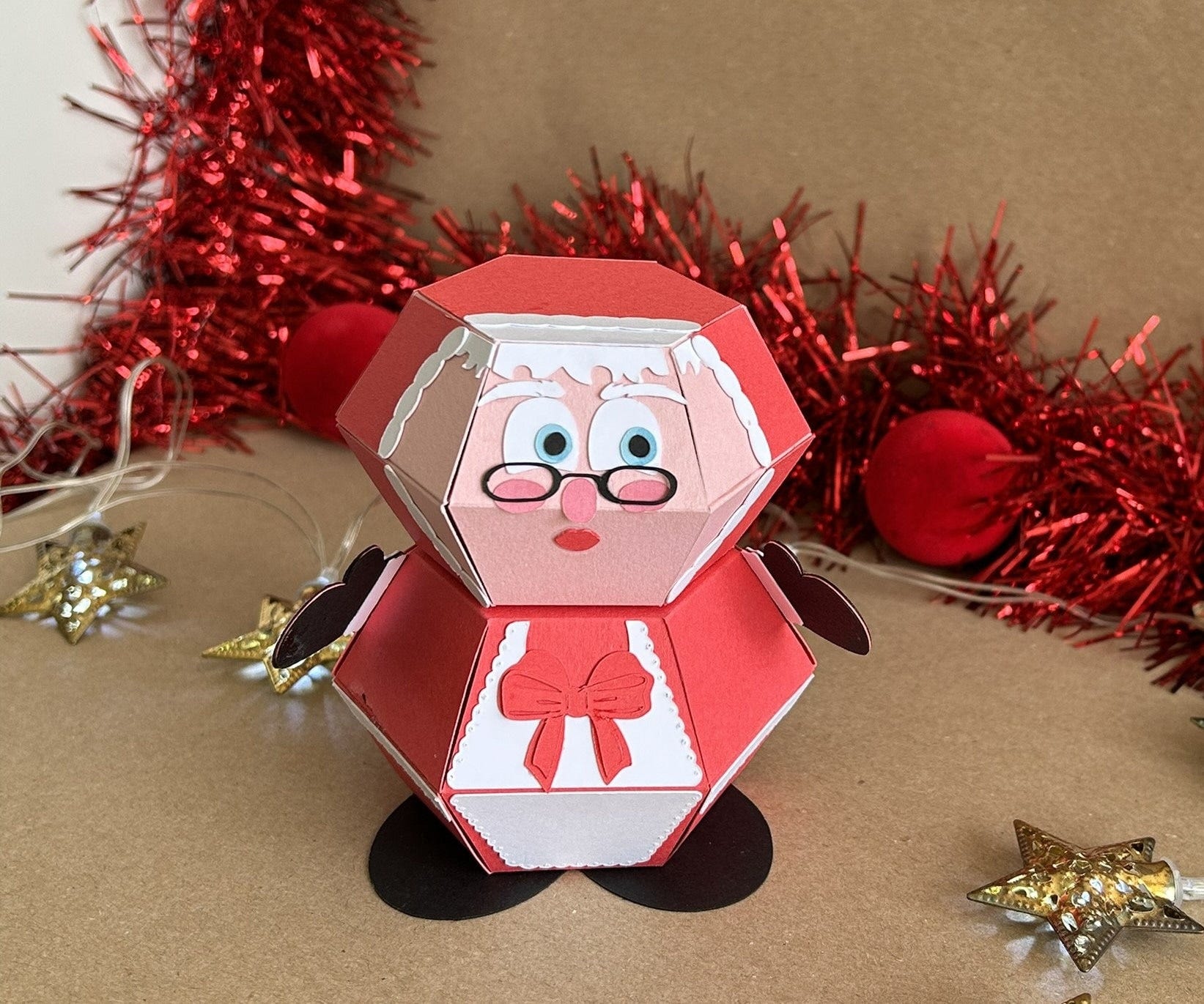 Pop-up Mrs Santa, Christmas card/decoration, Folds flat, Digital download SVG files, Ideal for Cricut, Detailed PDF instructions