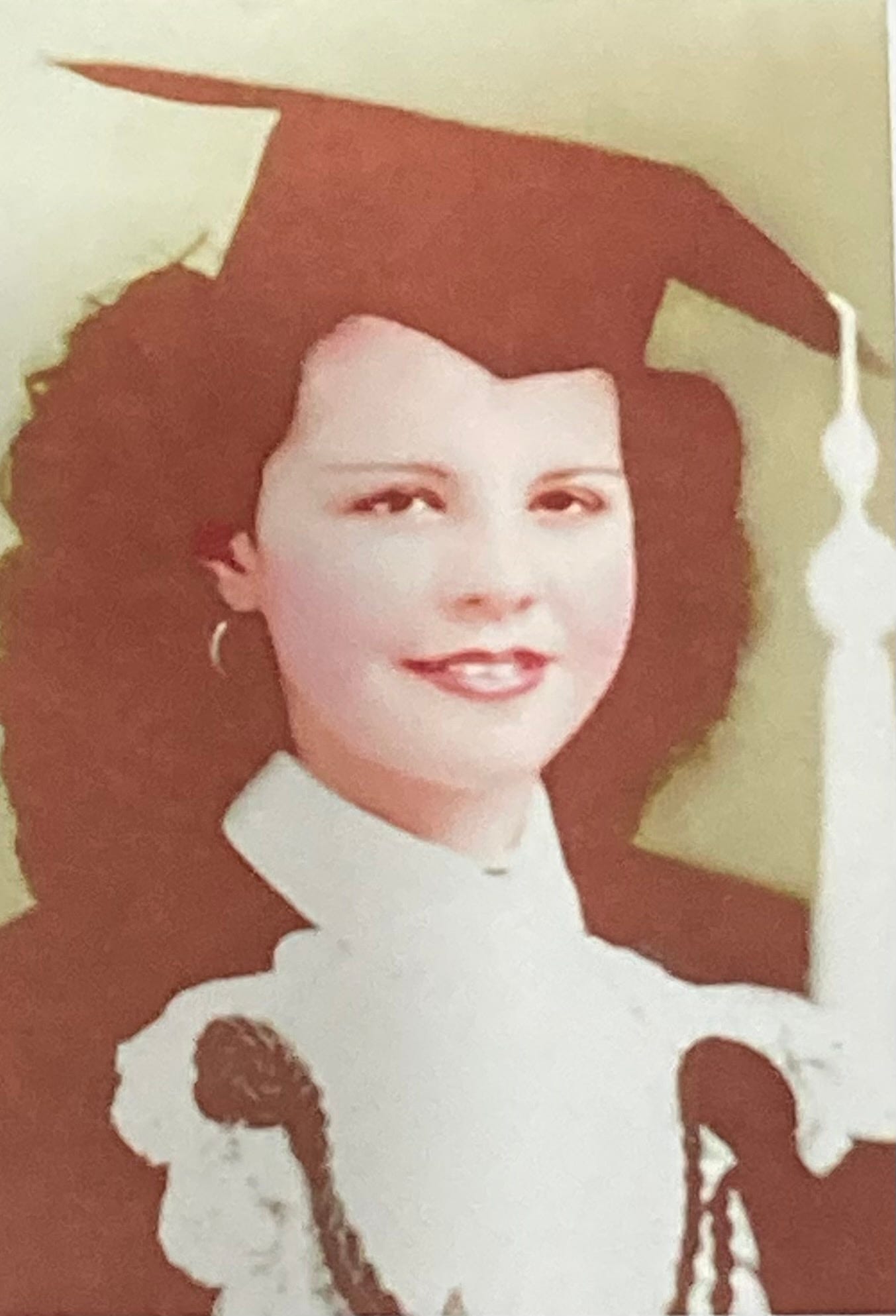 Retrato de Keka na formatura da Escola Normal de Ponta Grossa, 1946. 