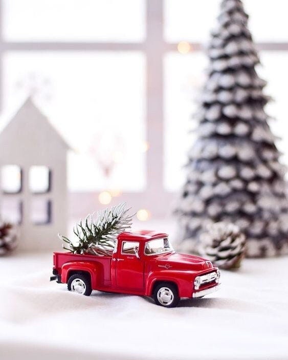 Christmas Red Truck | Mantel Decorations | Vintage Style Decoration for Christmas Scene | 1:32 Red Metal Truck Model Car