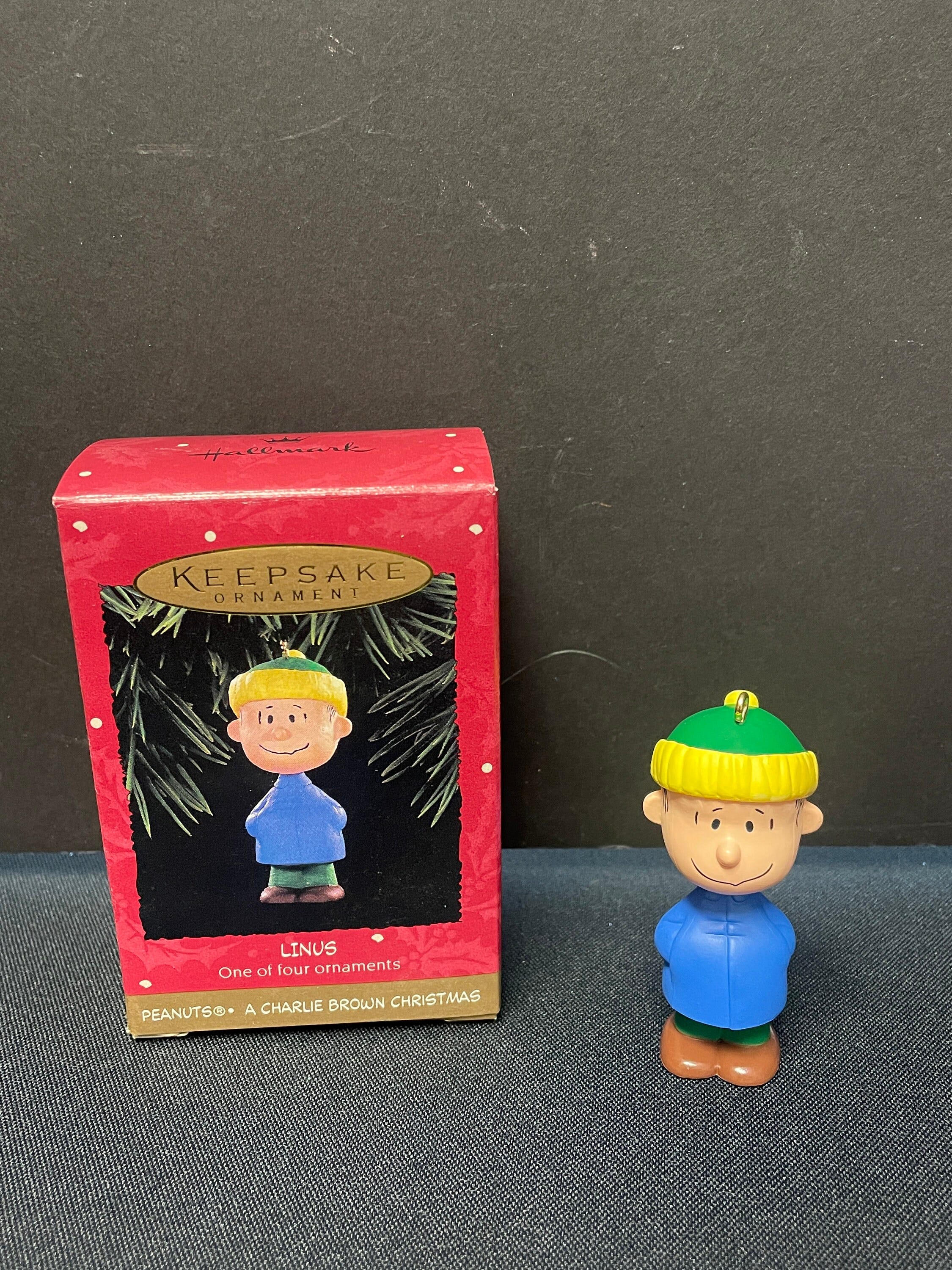 Hallmark Keepsake Ornament Peanuts Gang Linus in Blue Jacket Green Hat