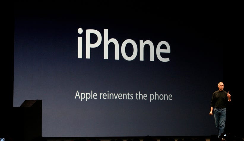 Steve Job introduces the first iPhone in June 29, 2007