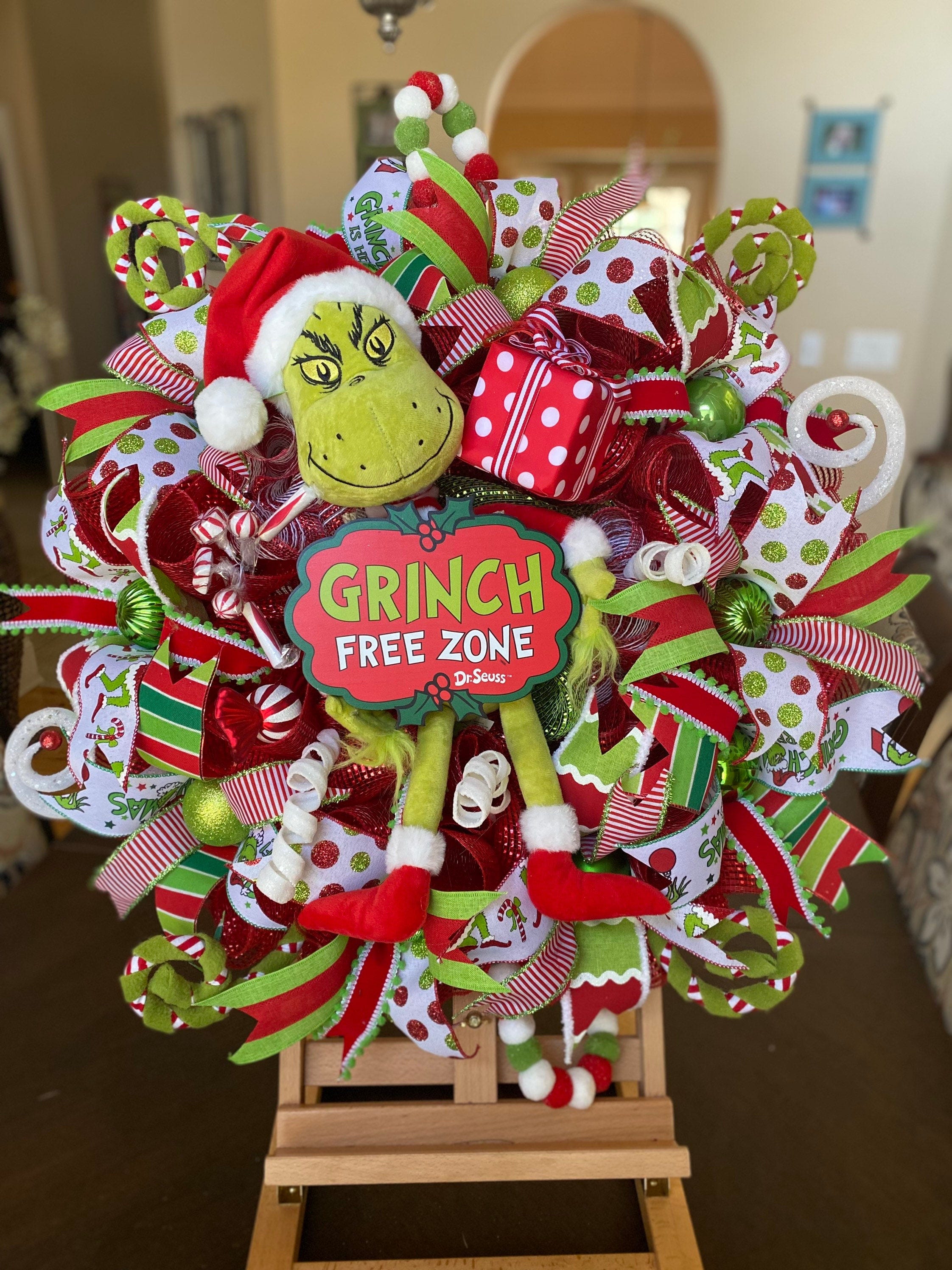 Grinch wreaths, grinch swags, grinch decor, grinch decorations, grinch garlands, Christmas wreaths, Christmas swags, elf wreaths, Dr Seuss