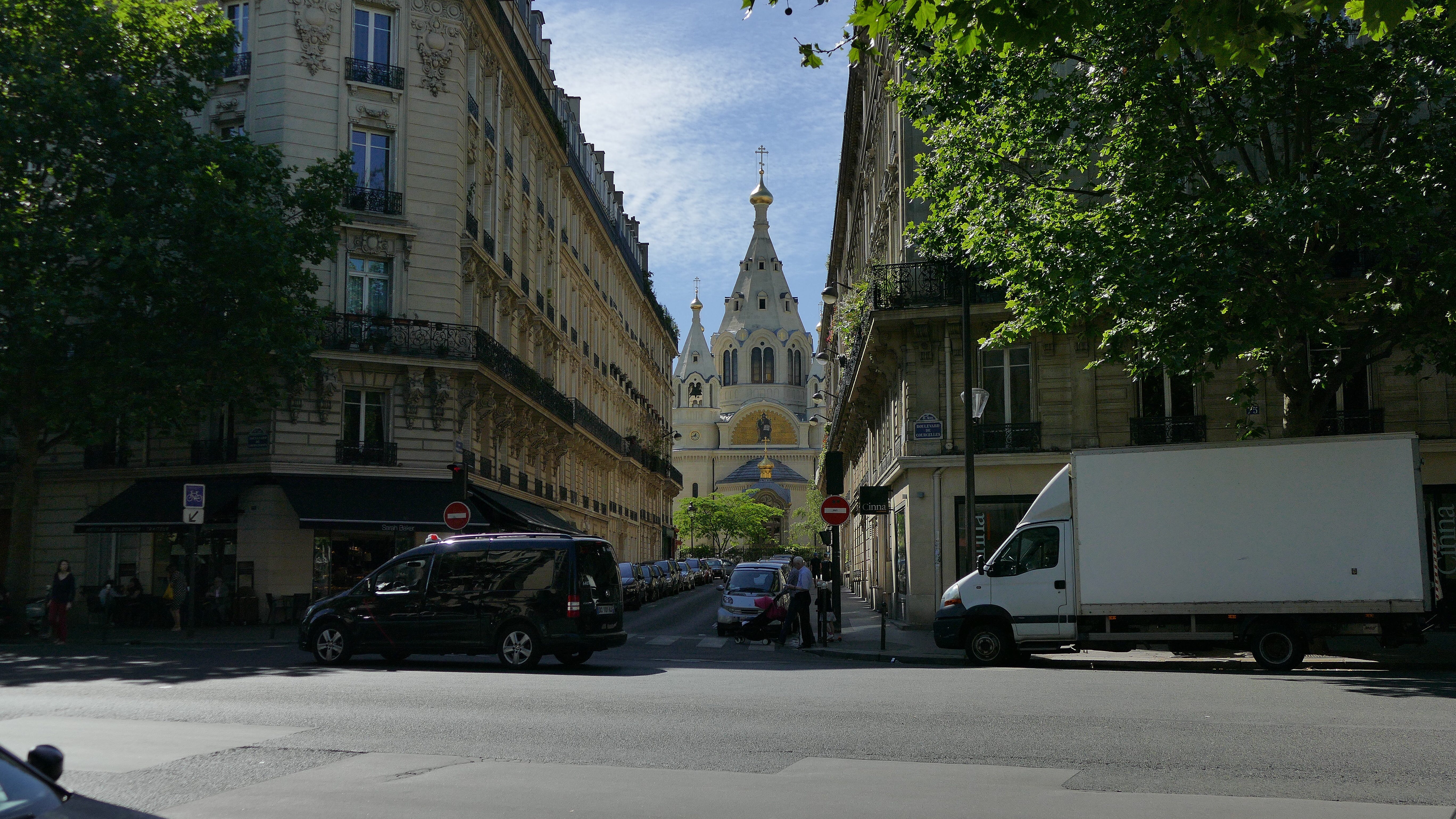 Cathédrale Saint Alexandre NEVSKY au droit du Boulevard de Courcelles