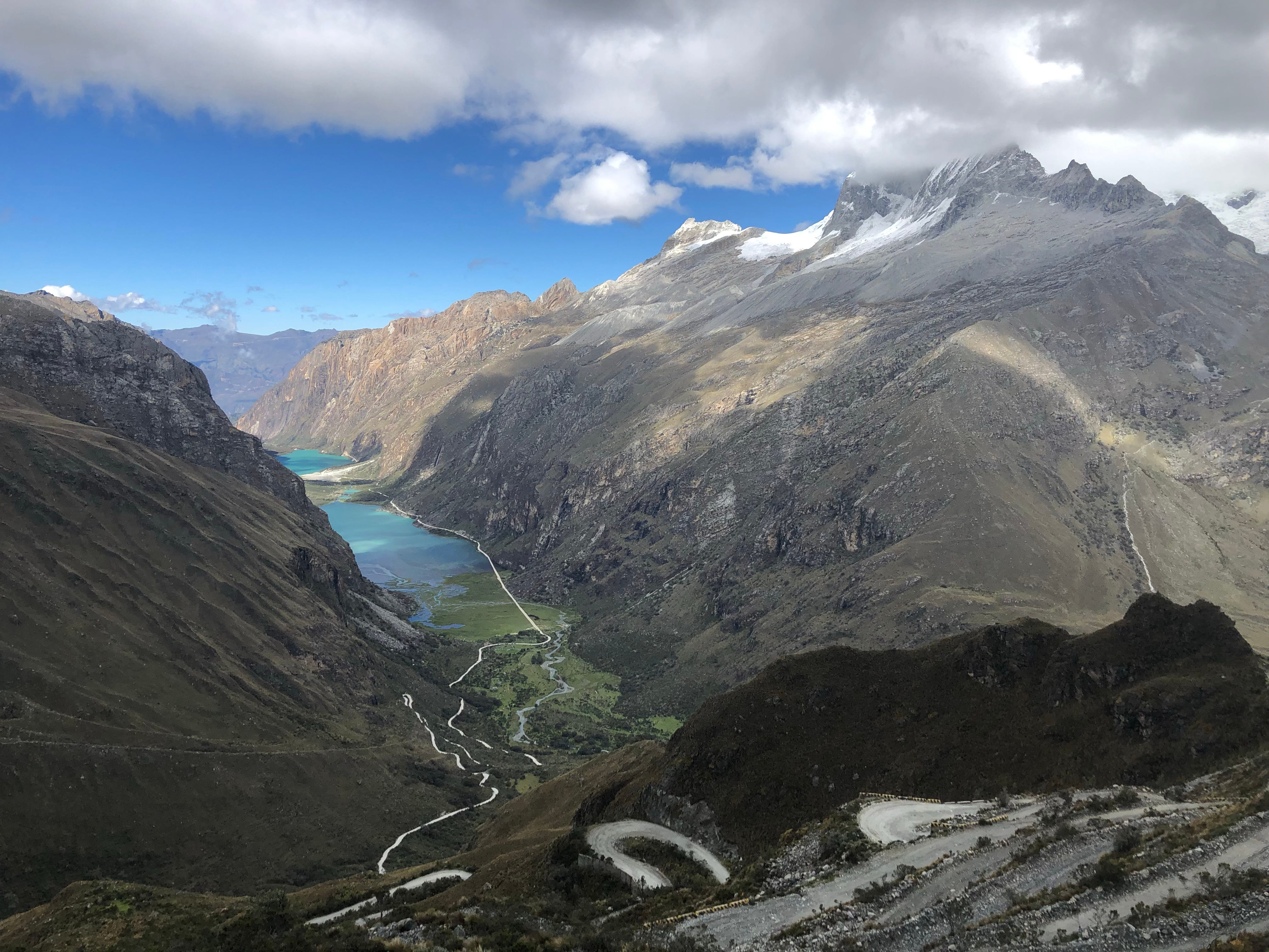 The bus ride goes up to 4700 m with incredible views.