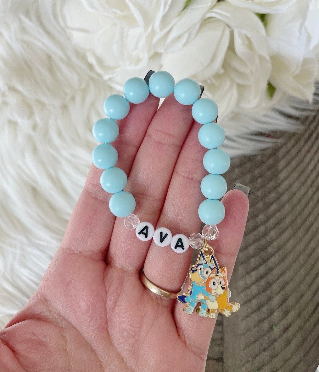 Kids Bluey and Bingo Bracelets, Kids Beaded Bracelet, Bluey Bracelet, Bingo Bracelet, Kids Personalized Jewelry, Bluey Charm Bracelet,