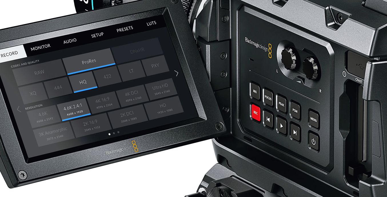 Blackmagic desktop. Blackmagic 4jk. Blackmagic дисплей. Blackmagic Ursa с большим дисплеем. Blackmagic 8x8.