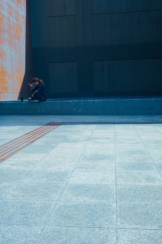 Street Photography: How Light and Shadow Turn an Image into a Story