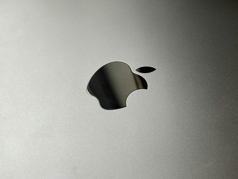 How Apple Used Copywriting to Differentiate Its Products